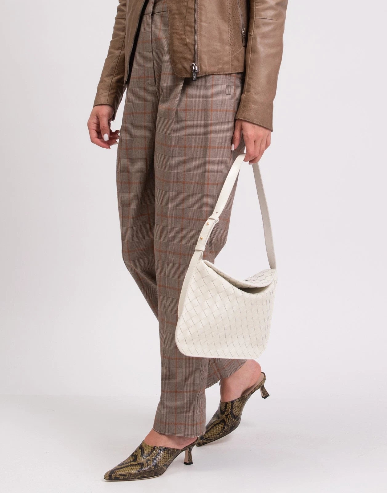 BOTTEGA VENETA Intrecciato Leather Shoulder Bag Adjustable Strap